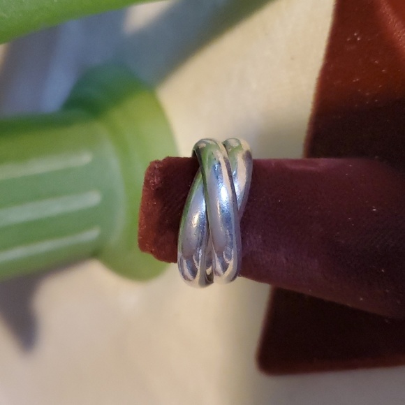 Sterling Silver Infinity Ring Sz 5 - Picture 1 of 6